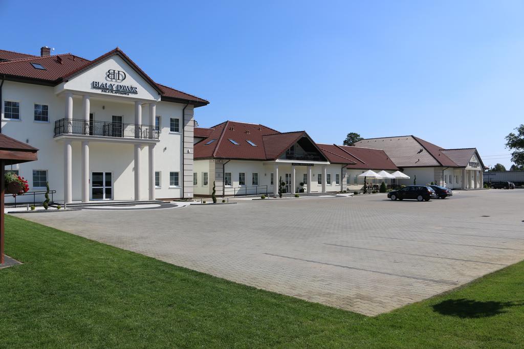 Biały Dwór Acomodação com café da manhã Rychwal Exterior foto