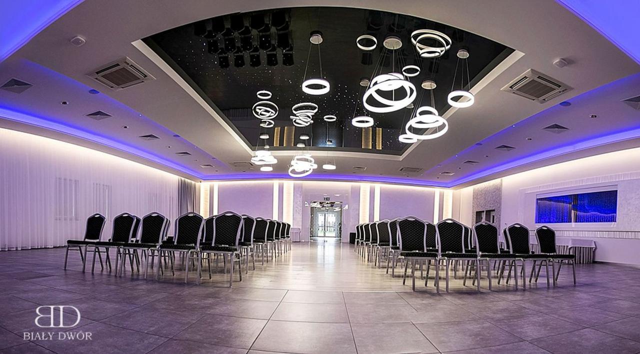 Biały Dwór Acomodação com café da manhã Rychwal Exterior foto