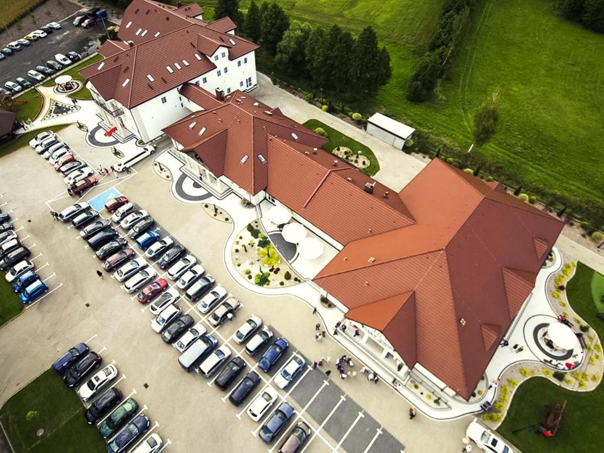 Biały Dwór Acomodação com café da manhã Rychwal Exterior foto