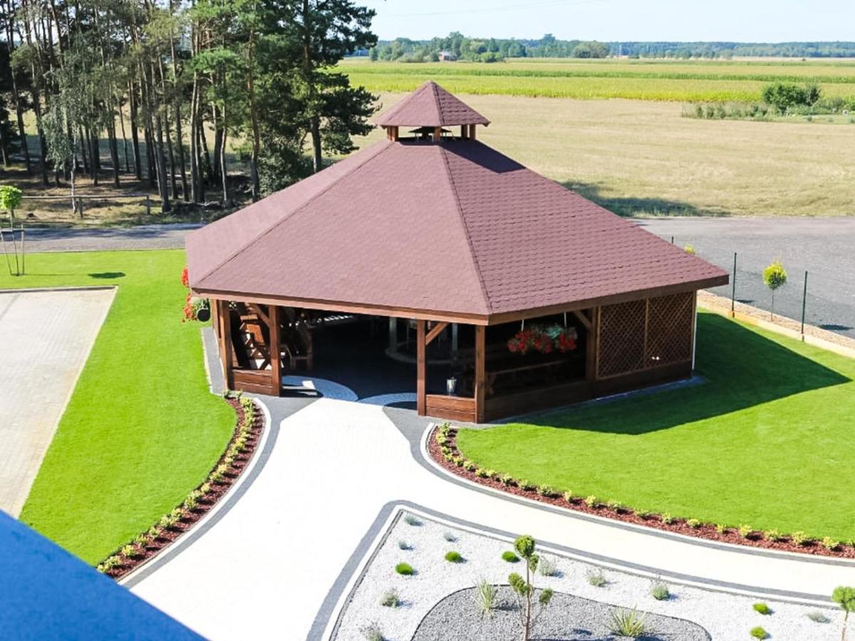 Biały Dwór Acomodação com café da manhã Rychwal Exterior foto