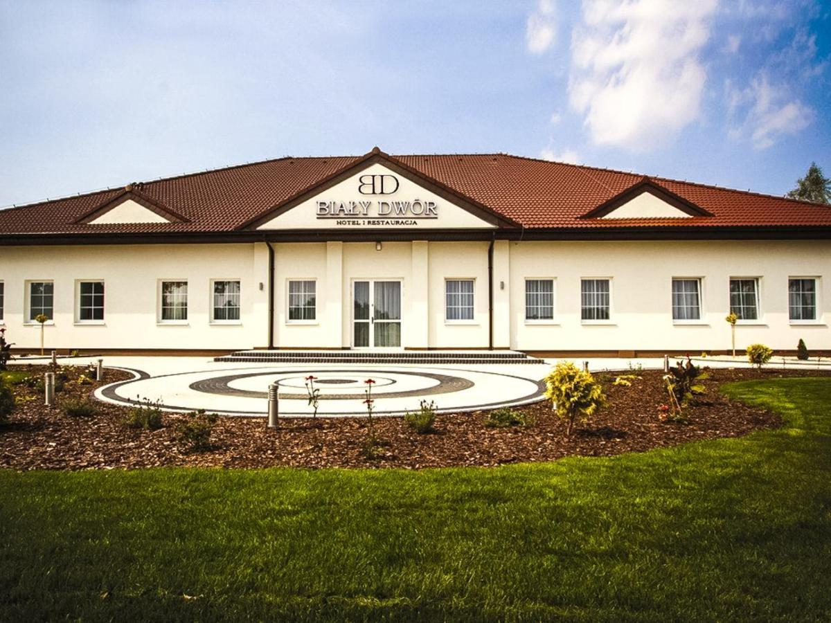 Biały Dwór Acomodação com café da manhã Rychwal Exterior foto